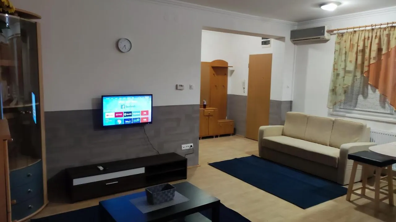 Ketto Ciprus Apartman Hajdúszoboszló 아파트